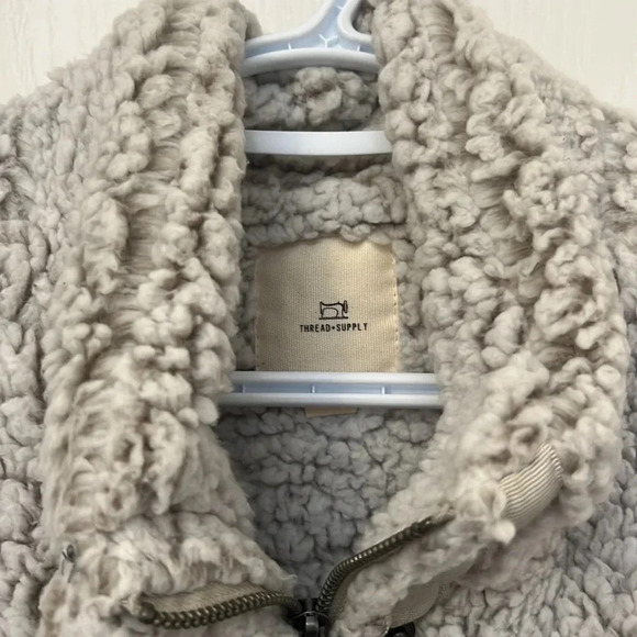 Thread & Supply Faux Fur Cozy Warm Sherpa Vest | Size XS Ivory - Picture 3 of 7
